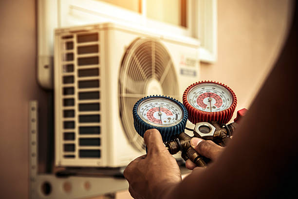 Professional Heat Pump Repair technician working in Arlington, VA